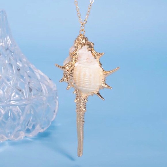 Spiny Murex~ Echinate Spiky Conch Shell Mermaid Beach Ocean Gold Dipped Necklace - Picture 3 of 16